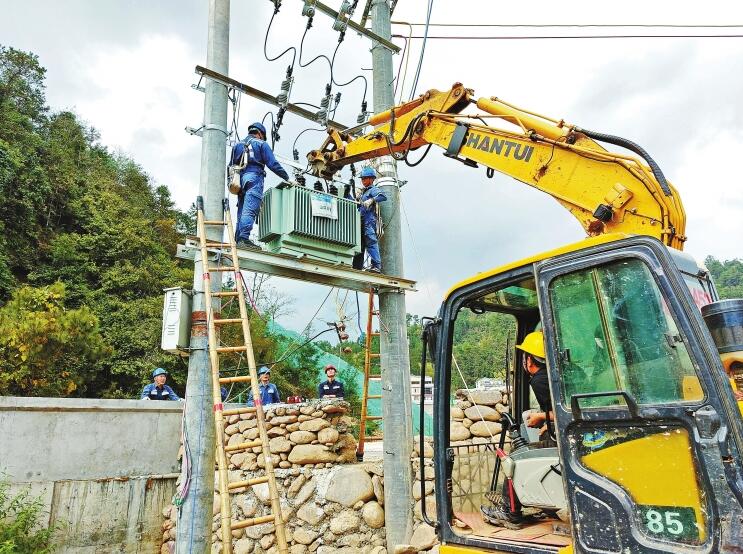 南方電網(wǎng)公司加強(qiáng)農(nóng)村電網(wǎng)建設(shè)，以充足電力激發(fā)鄉(xiāng)村活力