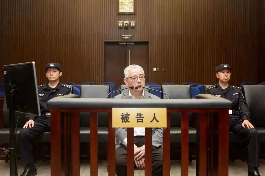 被控受賄1.56億，原上海電氣集團股份有限公司總裁、董事長鄭建華受審