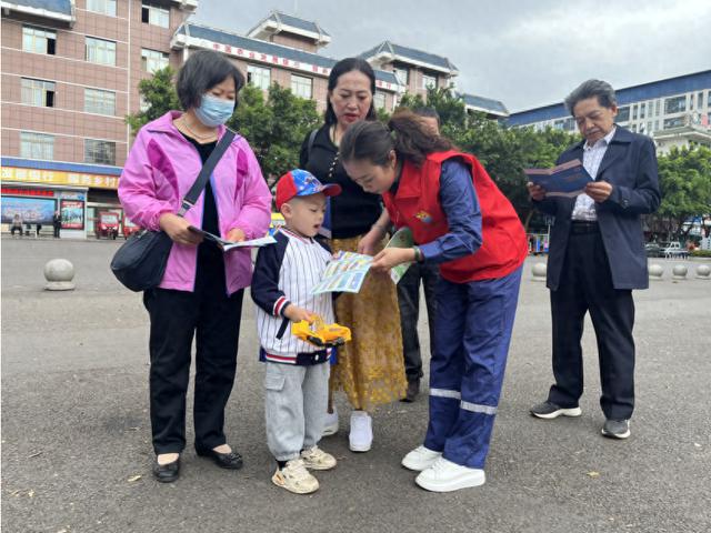 四川能投高縣電力團(tuán)總支書(shū)記榮獲“宜賓市優(yōu)秀共青團(tuán)干部”稱(chēng)號(hào)